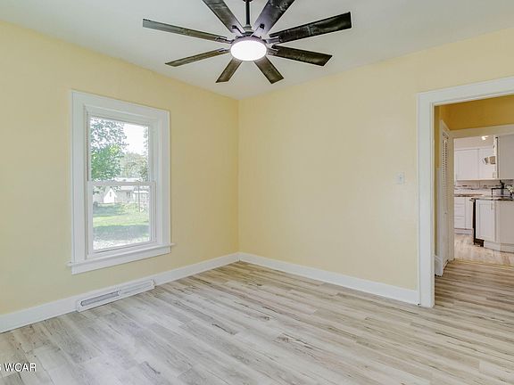 5th image of 813 College Ave