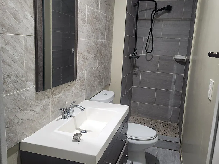 1411 W Lombard St — Photo 10