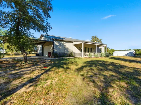 333 Loggins Trl, Poolville, TX 76487