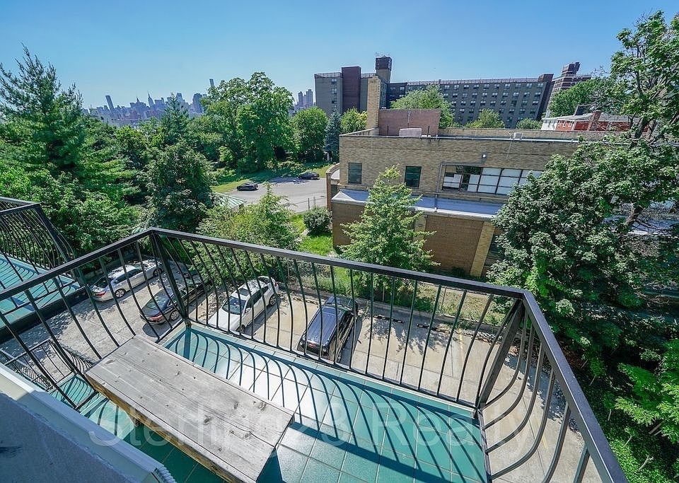1st image of 27-16 12th St #4D