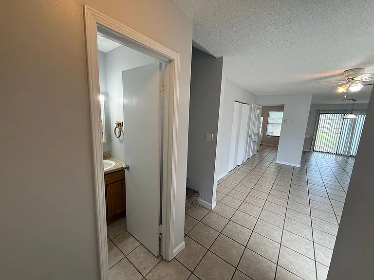 2808 Villa Woods Cir — Photo 4