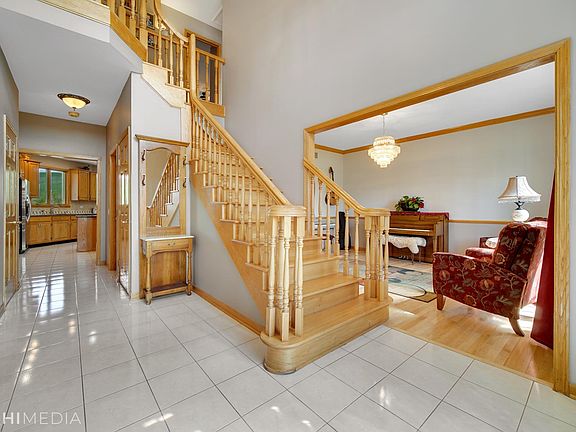 3rd image of 521 Widgeon Ln