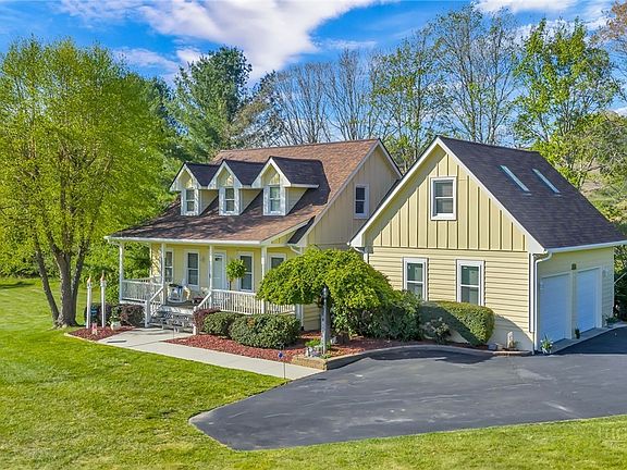 3rd image of 153 Knollview Place