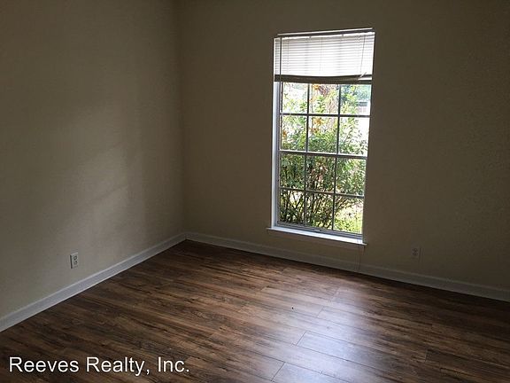 3rd image of 6620 Sandra Dr