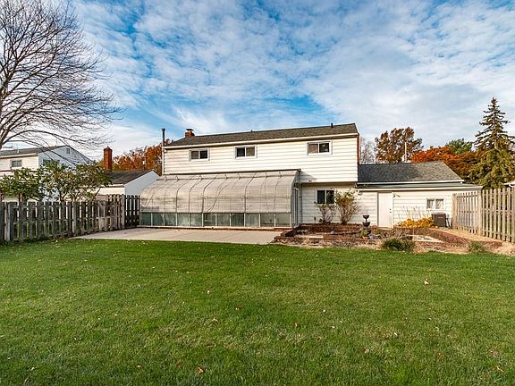 3rd image of 949 Belwood Dr