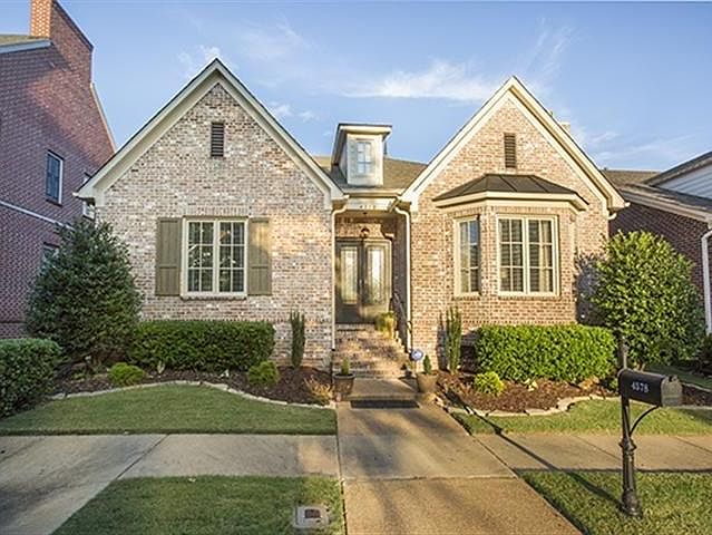 1st image of 4578 E Woodlawn Cir