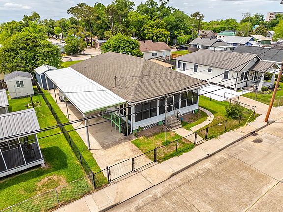 3rd image of 330 Levron St