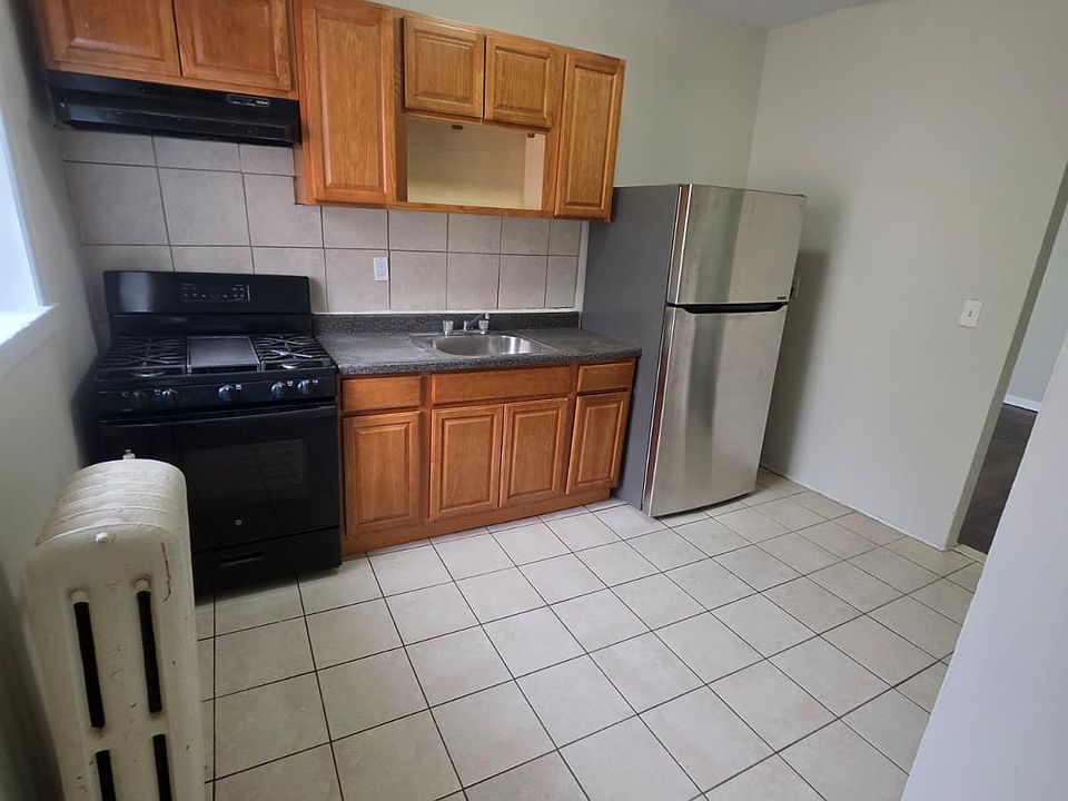 1st image of 220 Roseville Ave APT 401
