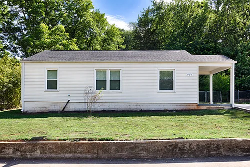 907 Fairway Dr NW Photo 1