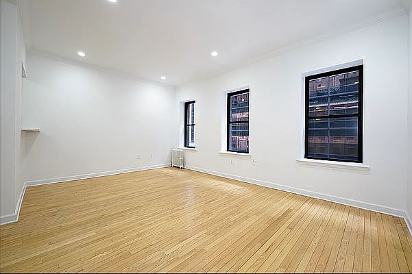 1st image of 38 E 58th St #5W