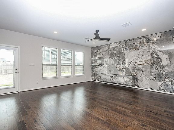 4th image of 7702 Kenora Way