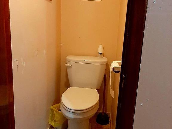 5th image of 2538 S Jessup St