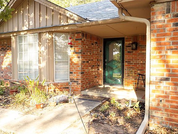 5th image of 507 Whispering Oaks Rd