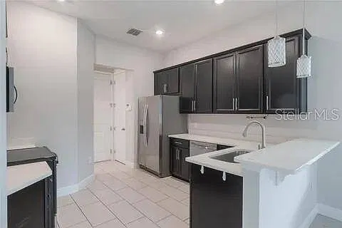 4 bed, 2.5 bath, 1868 sqft, $2,850 — Photo 4