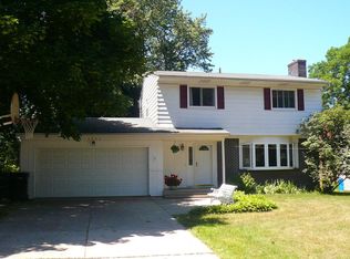 5403 Burgis Ave SE, Kentwood, MI 49508