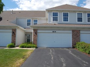 1839 Golden Gate Ln, Naperville, IL 60563