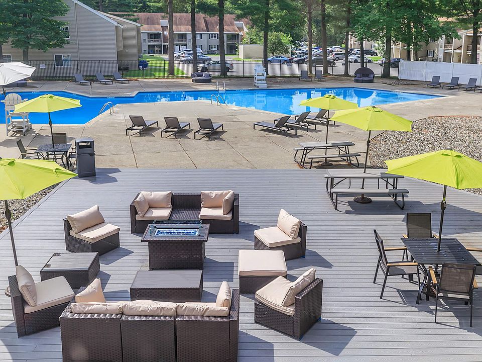 Foxrun Apartments 100 Foxwood Dr Clifton Park NY Zillow