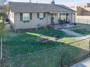 1323 W 3rd St, Coffeyville, KS 67337
