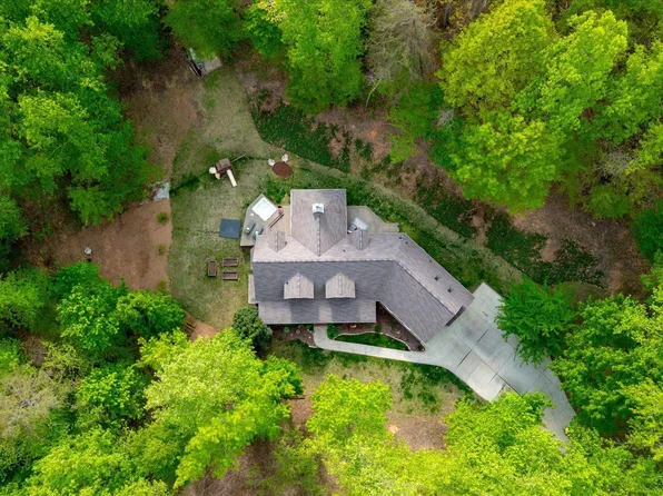 120 Hungate Dr, Travelers Rest, SC 29690