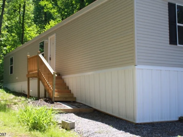 25 Hillside Village, Mansfield Twp., NJ 07863