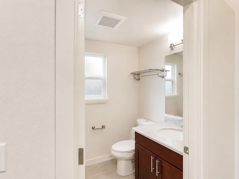 Whiterock Apartments — Photo 19