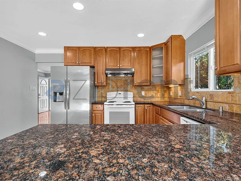 533 Don Carlos Ct — Photo 14