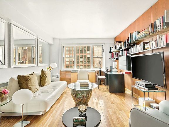 5th image of 415 E 52nd St APT 18C