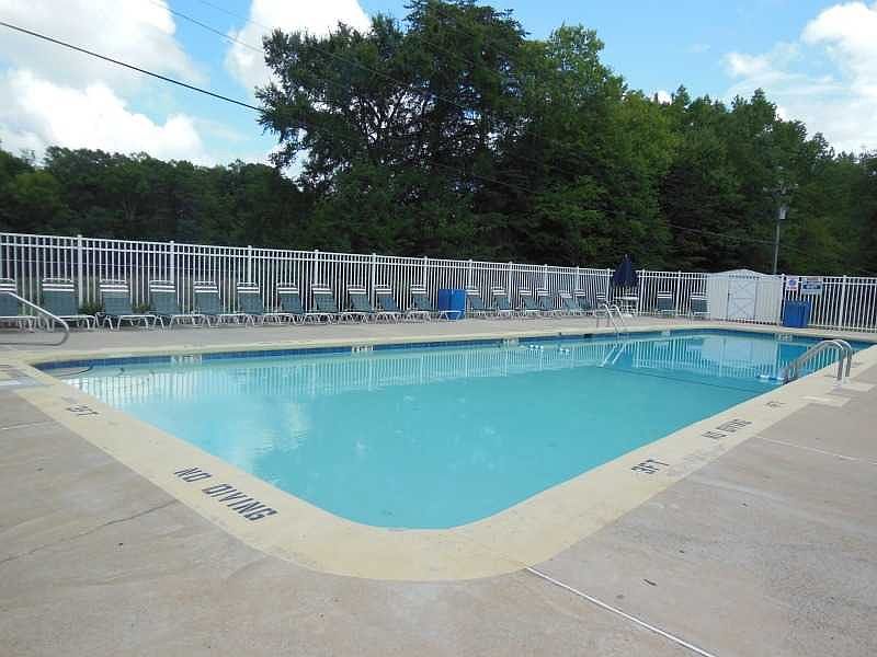 2nd image of 36 Water Oak Ct