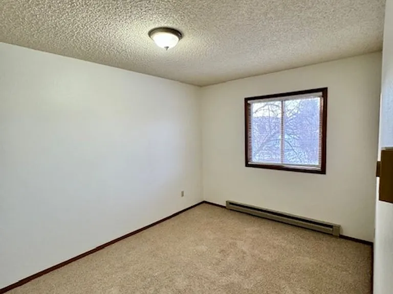 1605 W Koch St — Photo 31