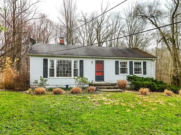 17877 Geauga Lake Rd, Chagrin Falls, OH 44023