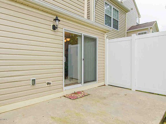 4th image of 210 Huff Heritage Ln
