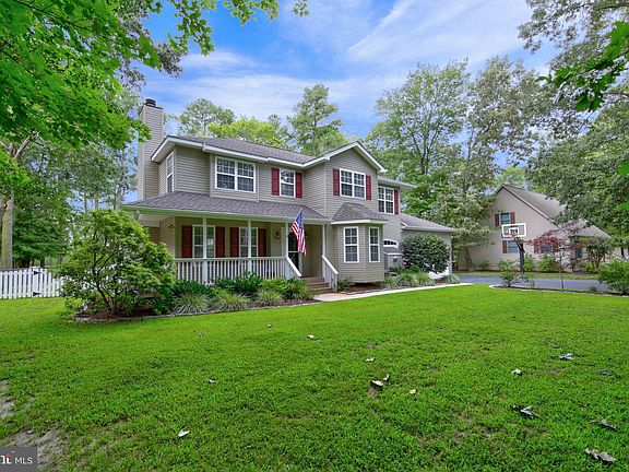 2nd image of 27 Manor Dr