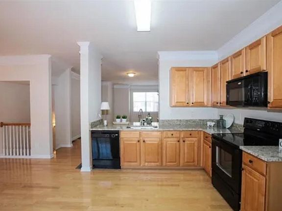 4th image of 2210 Landing Walk Dr #2210