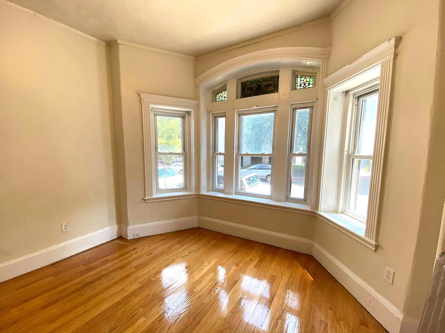 1 bed, 1.0 bath, $2,950 — Photo 2