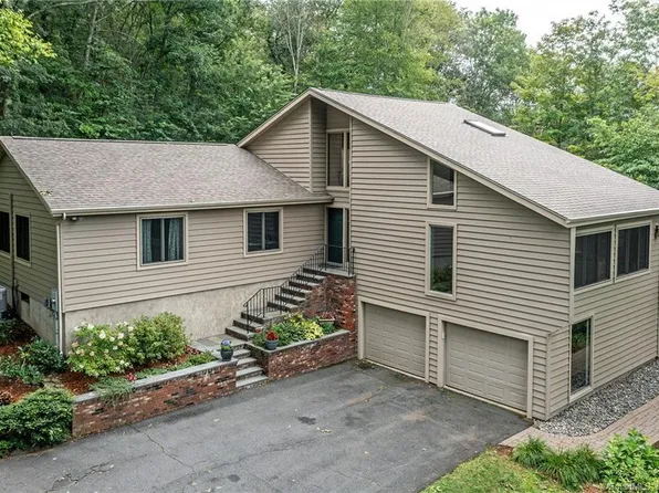 12 Woods Way, New Fairfield, CT 06812