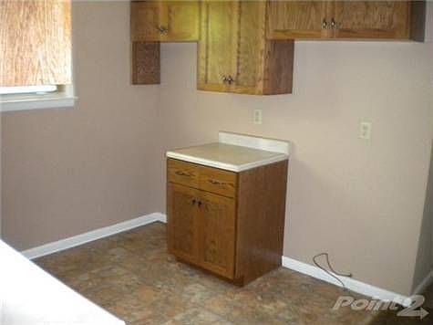 3rd image of 105 Vincent Ln