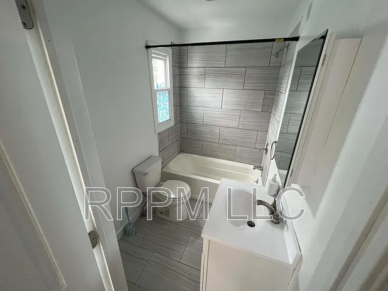 562 Summer St #3 — Photo 6