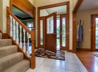 9760 Burnet Isle Dr, Dayton, OH 45458