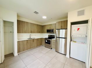1295 W 69th St #103, Hialeah, FL 33014