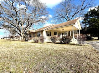 706 Jackson Ave S, Russellville, AL 35653