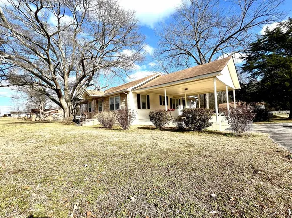 706 Jackson Ave S, Russellville, AL 35653