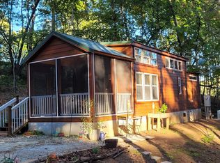 124 Pawprint Ln, Franklin, NC 28734