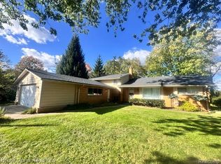 711 Sylvanwood Dr, Troy, MI 48085
