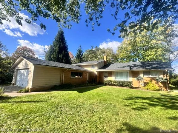 711 Sylvanwood Dr, Troy, MI 48085