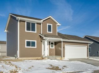 712 37th St SW, Bondurant, IA 50035