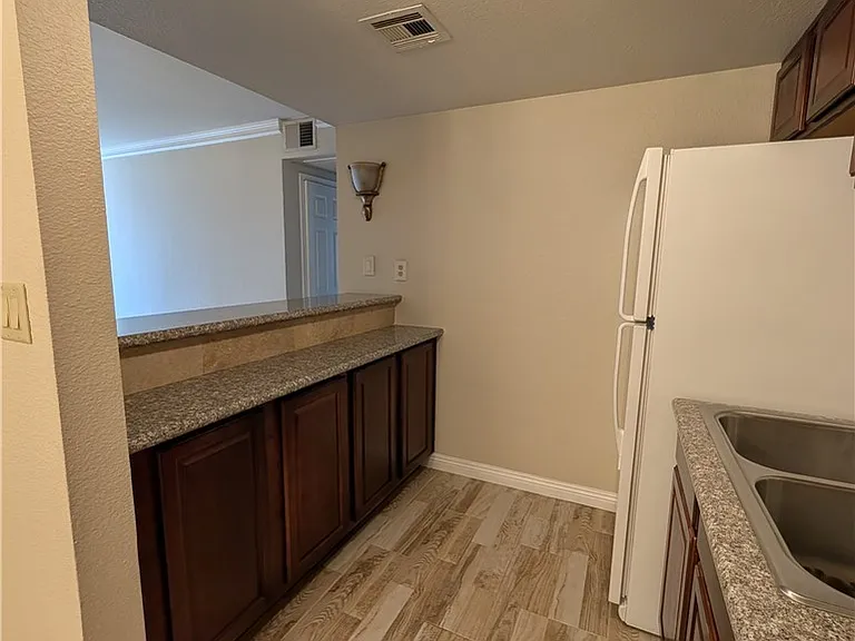 5041 River Glen Dr #91 — Photo 7