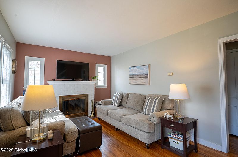2nd image of 42 Brookman Avenue