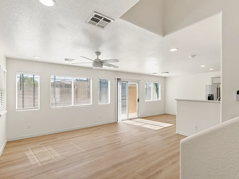 10213 Missouri Meadows St — Photo 2