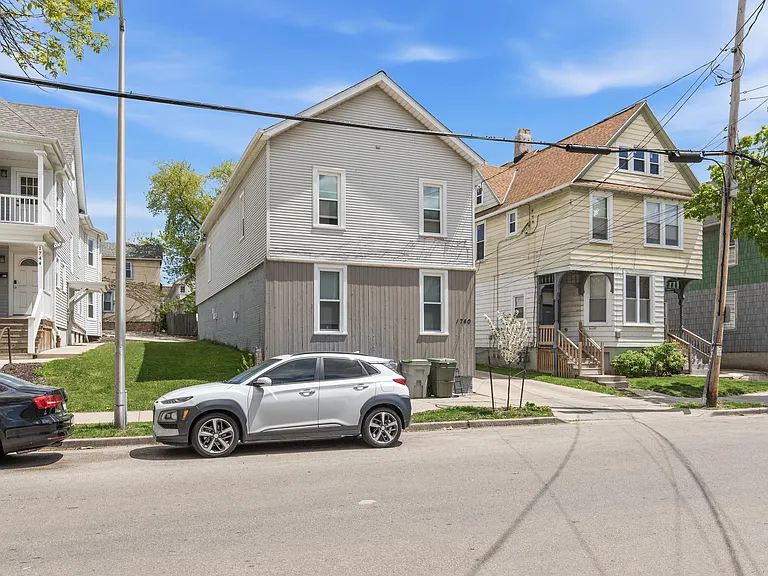 1740 N Arlington Pl #A — Photo 2