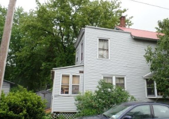 4th image of 39 1st St